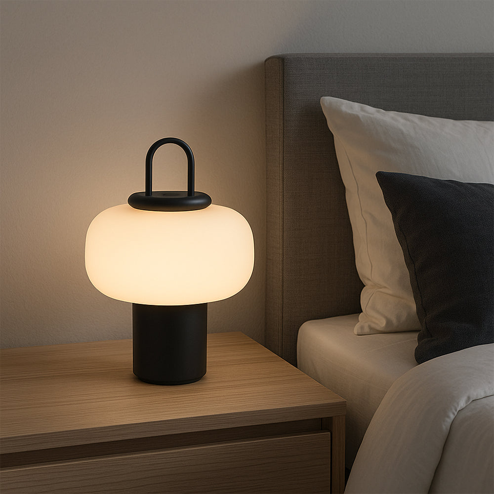 Scandinavisch tafellampje voor op bed