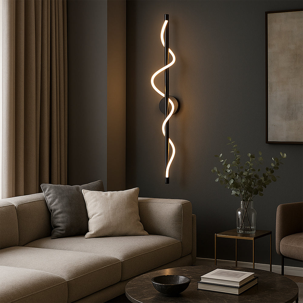 Wandlamp met lineaire kromming