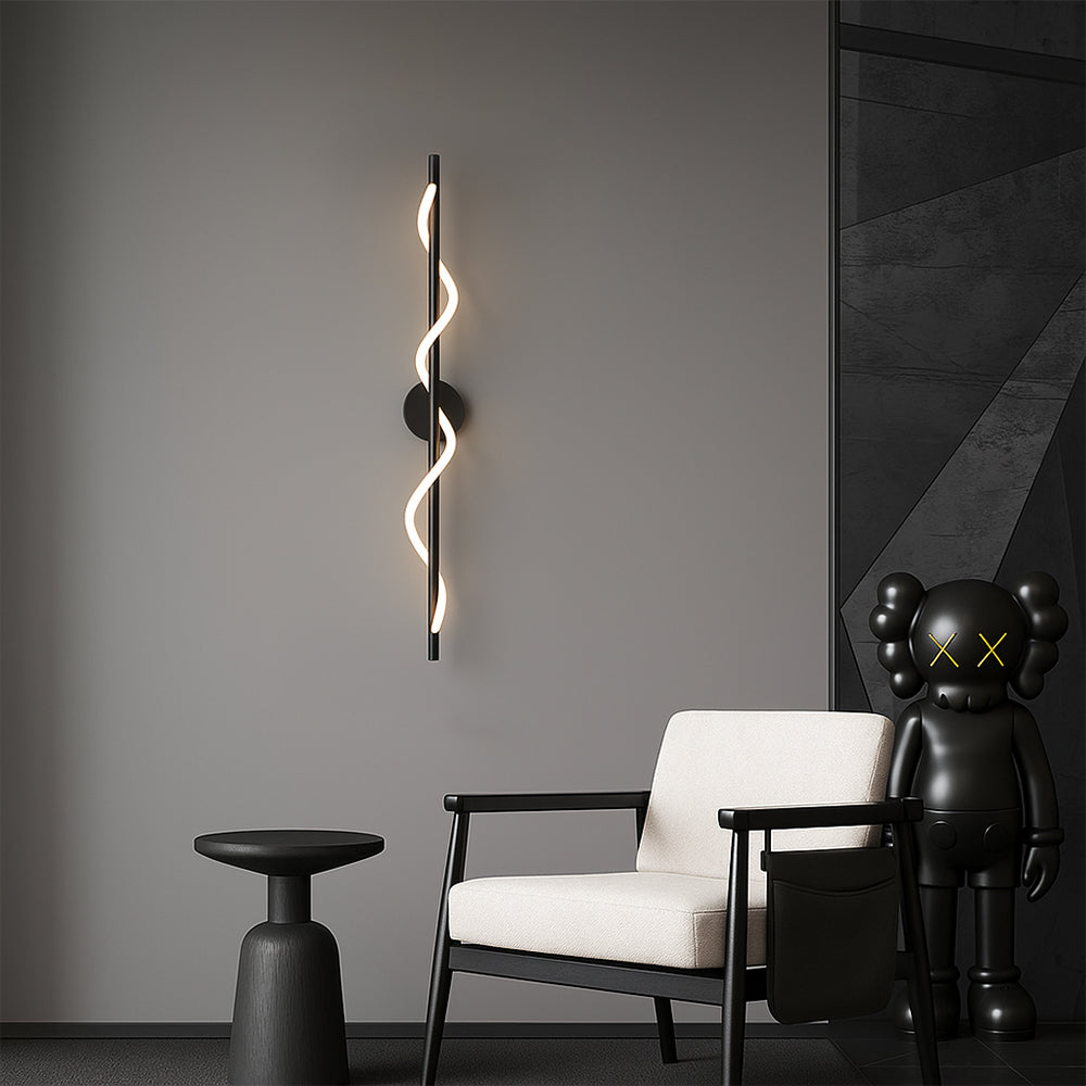 Wandlamp met lineaire kromming