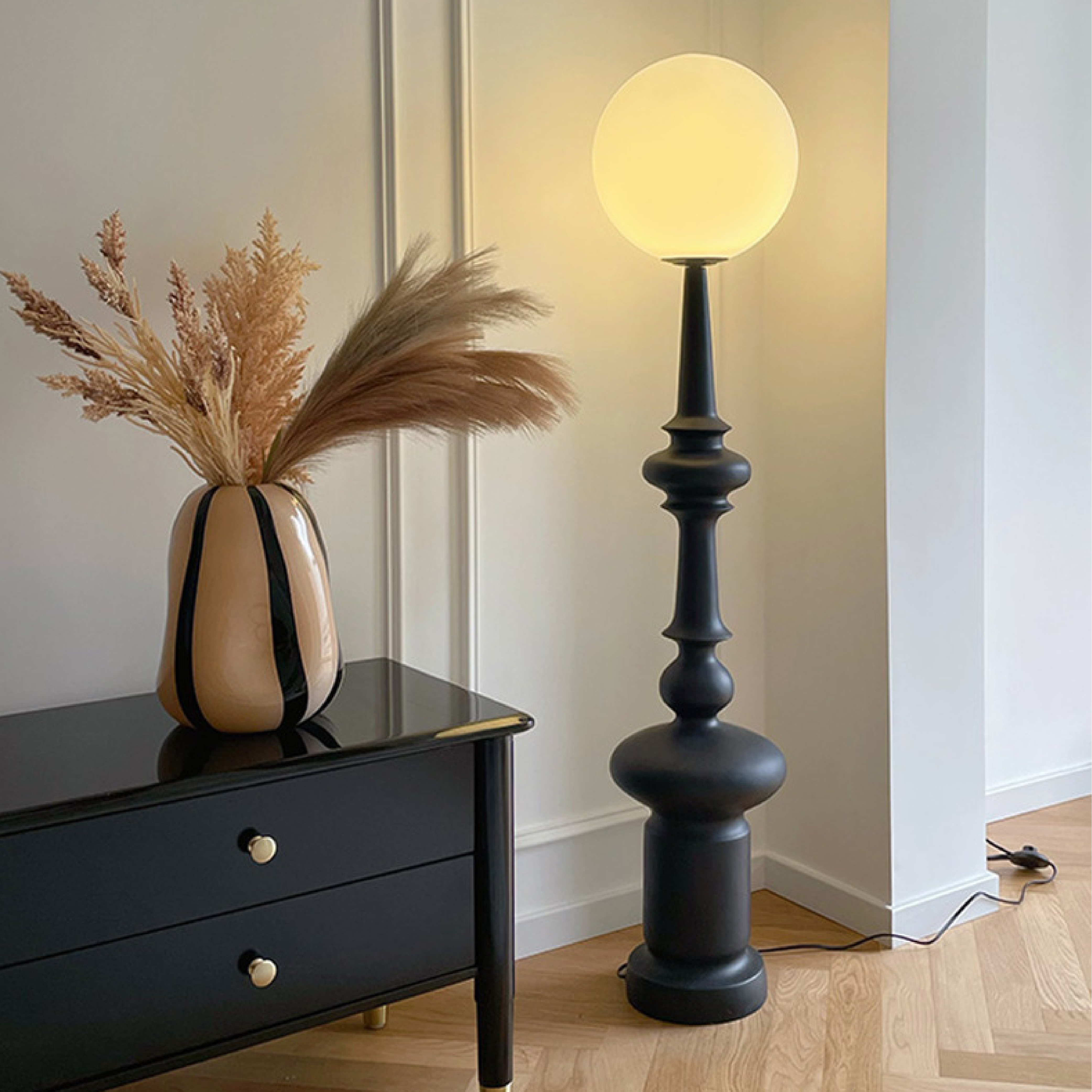 Bauhaus zwarte vloerlamp